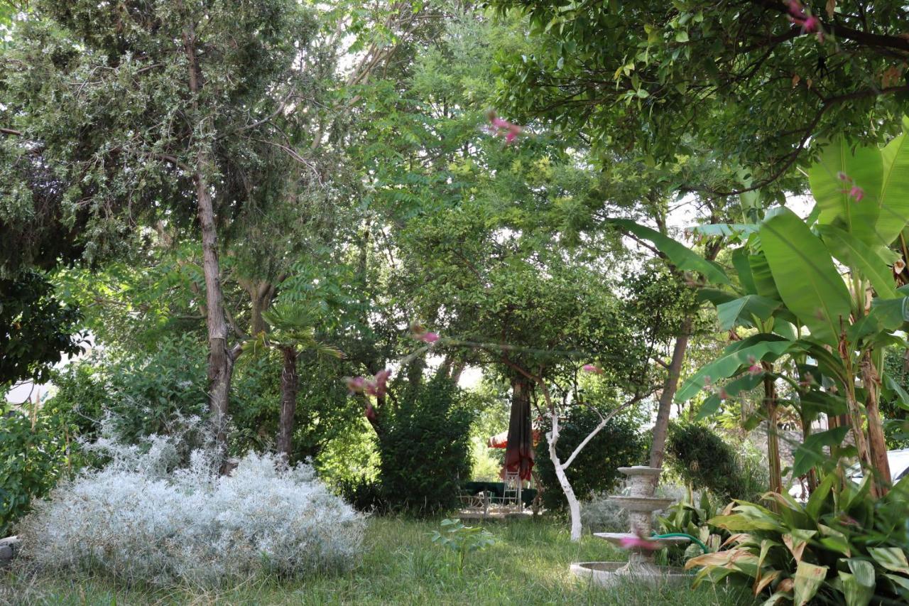 Hotel Ceka Durres Bagian luar foto