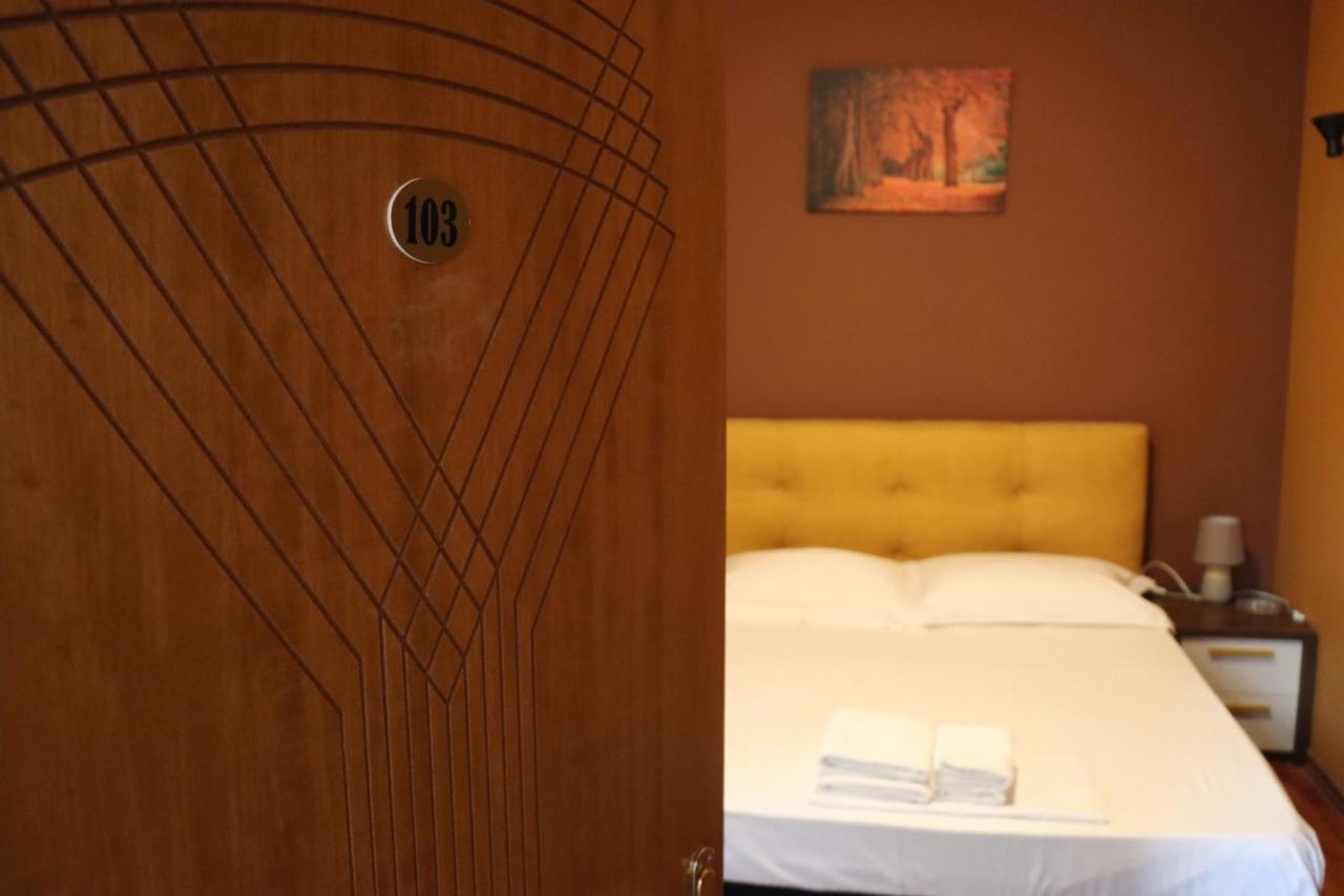 Hotel Ceka Durres Bagian luar foto