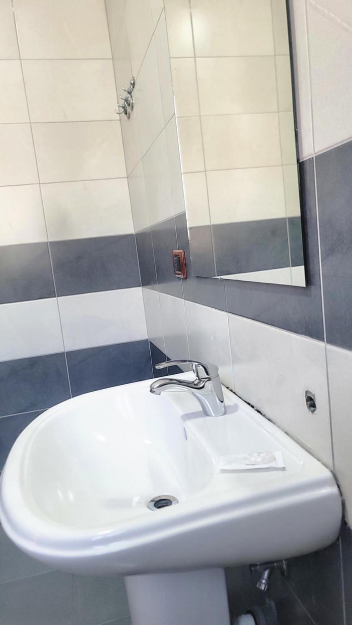 Hotel Ceka Durres Bagian luar foto
